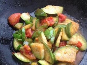 快乐茄子出装攻略大全（高效打法分享，让你的快乐茄子更上一层楼）
